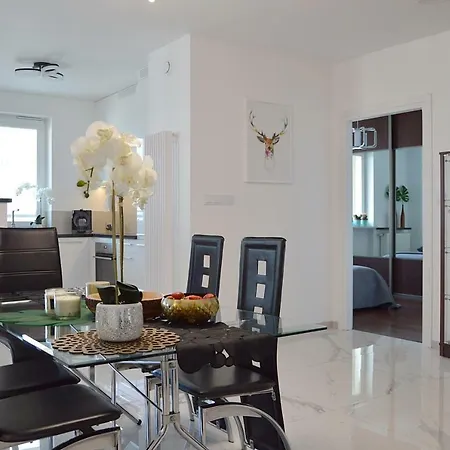 Luxury Sky Penthouse City Center View